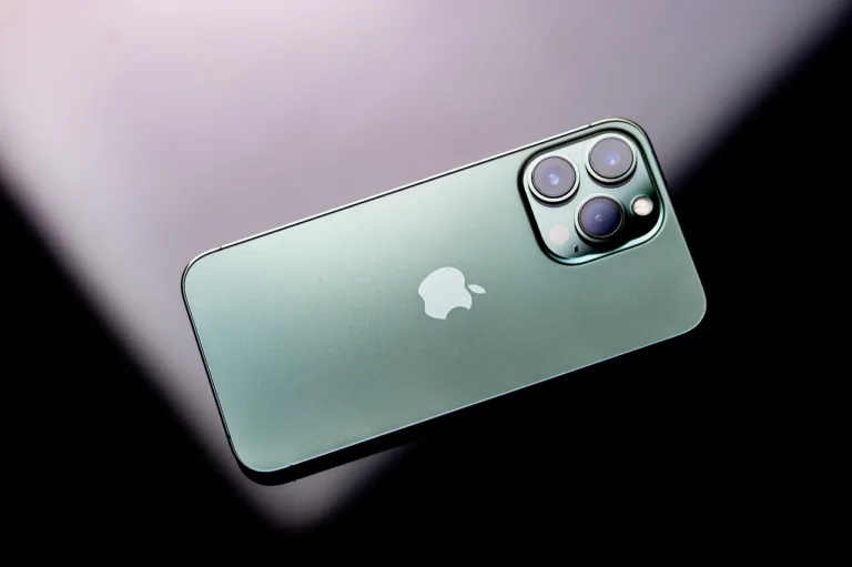 Джон Тернус о iPhone Duo