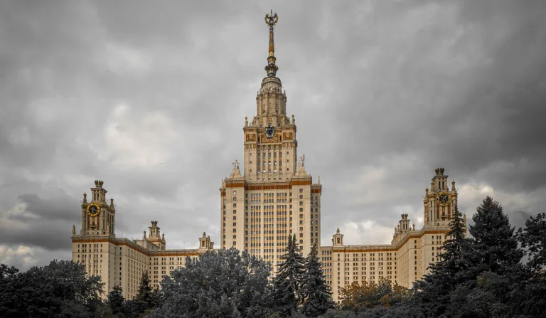 Название модели в России