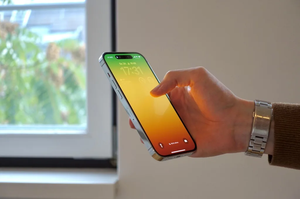 Джон Тернус о iPhone Duo